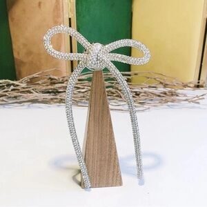 Elegant Silver Bow Brooch